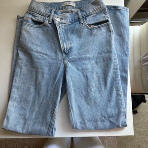 Abercrombie 90’ High Rise Jeans